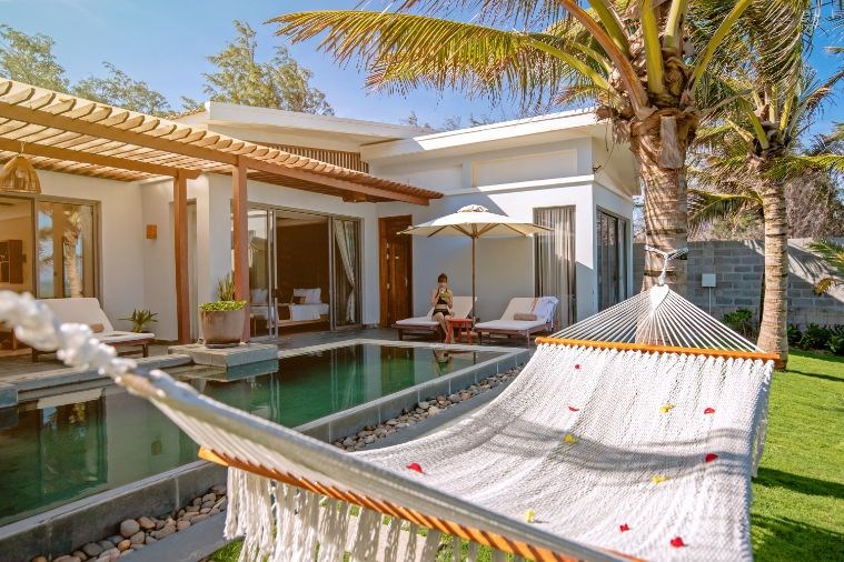 04-Bed Room Beach Front Bungalow